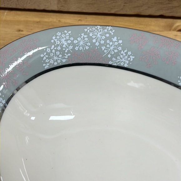 Discontinued Castleton Lace Oval Serving Bowl - Picture 4 of 8